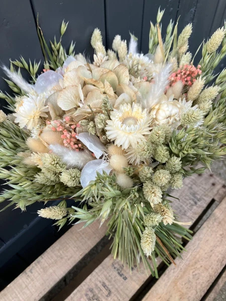 Vente de bouquets de fleurs séchées à Saint-Augustin